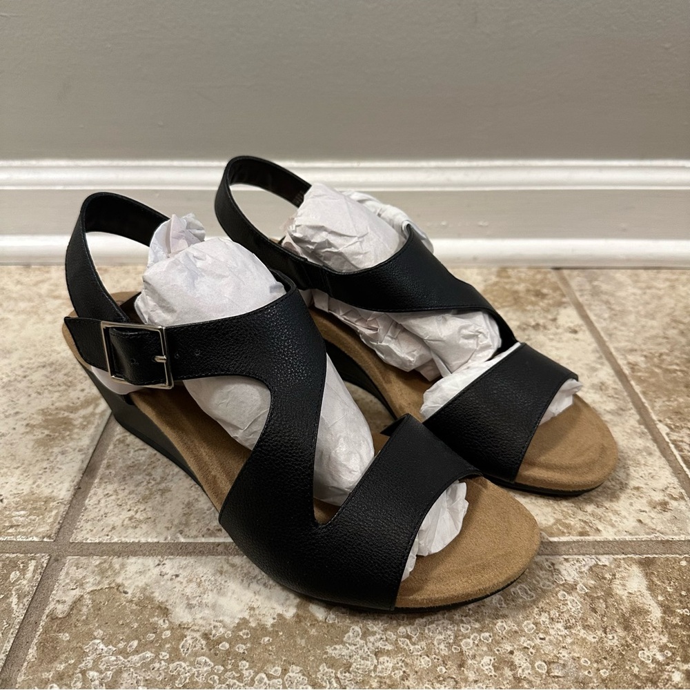 Giani Bernini Women’s Black Memory Foam Wedge Sandals - Size 9W